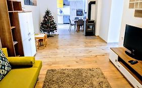 Zoe Apartment